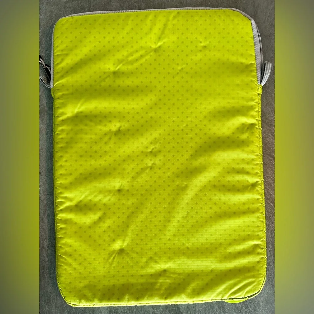 Eagle Creek Pack-It Neon Yellow 15” Laptop/Tablet Padded Sleeve